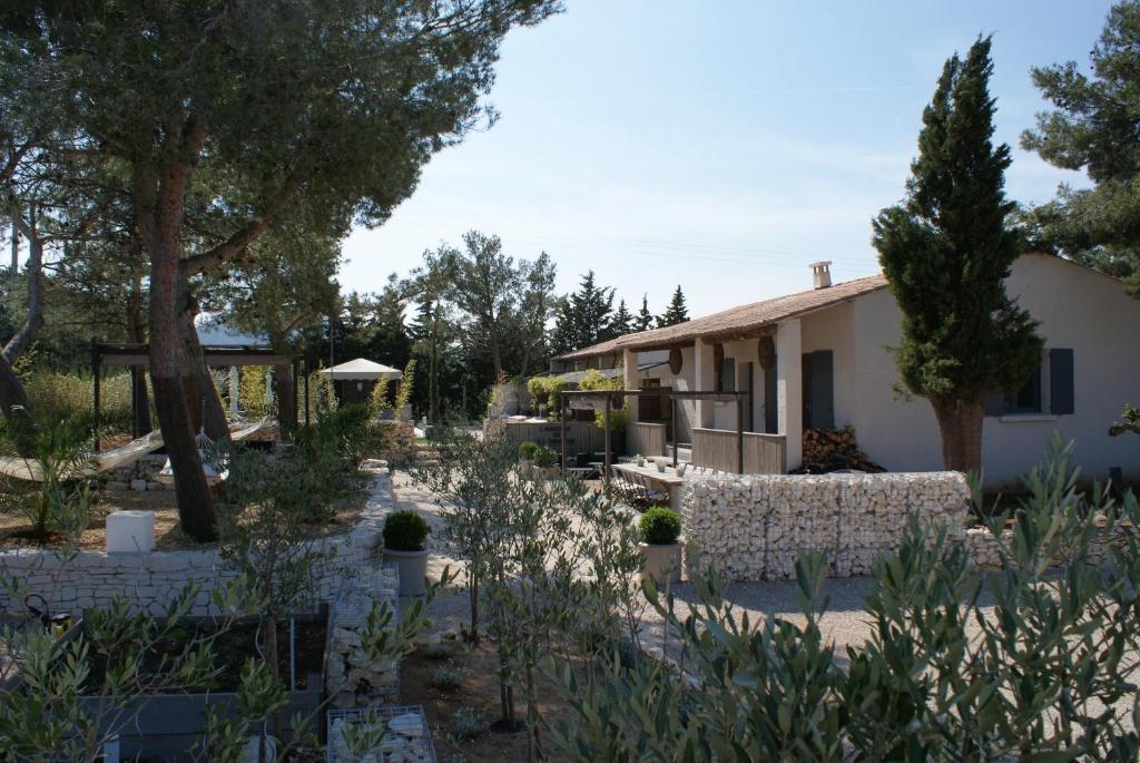 L'Auberge De L'Aubergine Eygalières Exterior foto